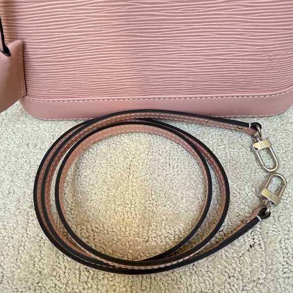 Louis Vuitton Epi Alma BB in Baby Pink - Picture 7 of 8